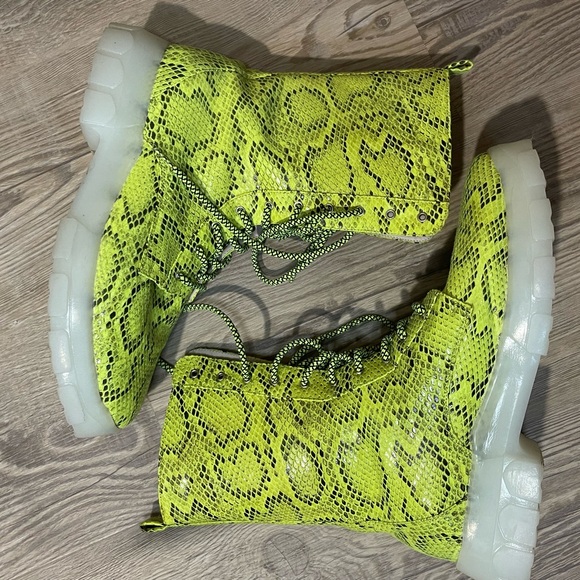 Lime green combat rain boots - Picture 7 of 7